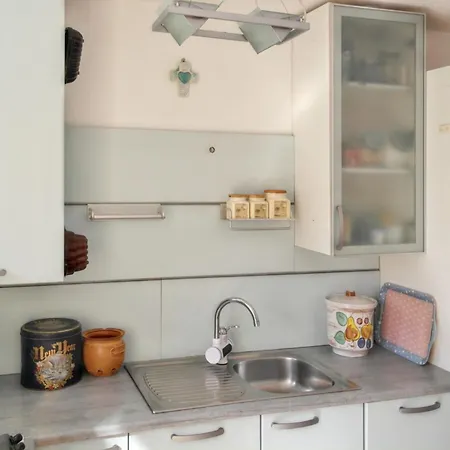 Charming House In + Balcony Jezera