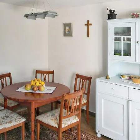 Ferienhaus Charming House In + Balcony Jezera