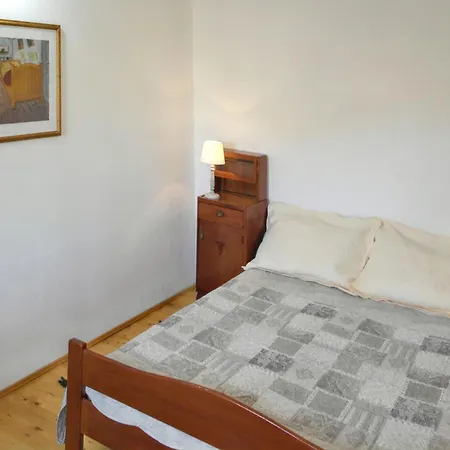 Ferienhaus Charming House In + Balcony Jezera