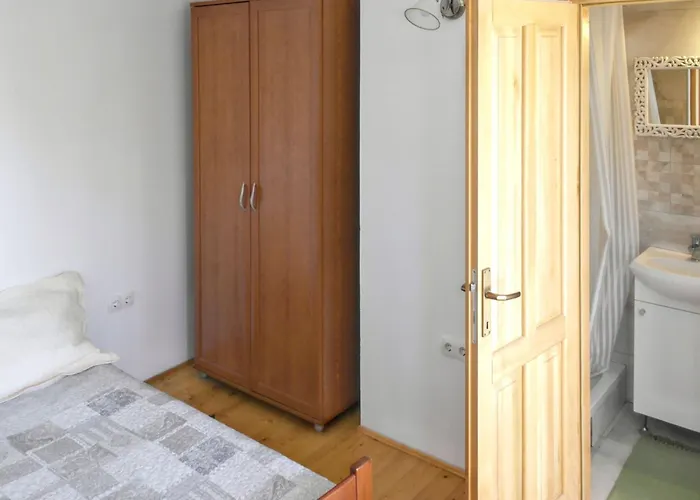 Charming House In + Balcony